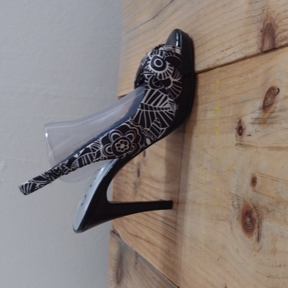 Unisa Black Open Toe Heeled Sandals w/ Bow & Backstrap Size 7m - Picture 13 of 13